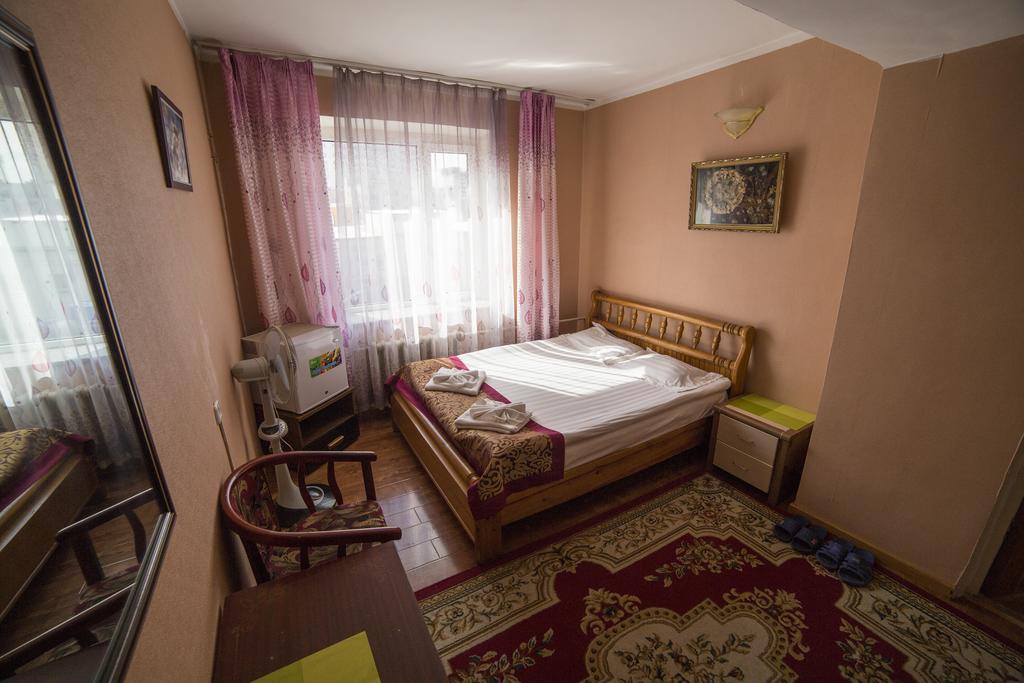 Danista Nomads Tour Hostel Ulán Bator Habitación foto
