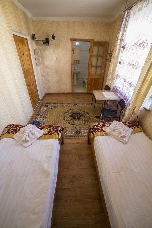 Danista Nomads Tour Hostel Ulán Bator Habitación foto
